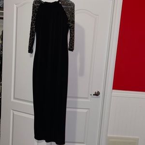 Beautiful black maxi long sleeve dress